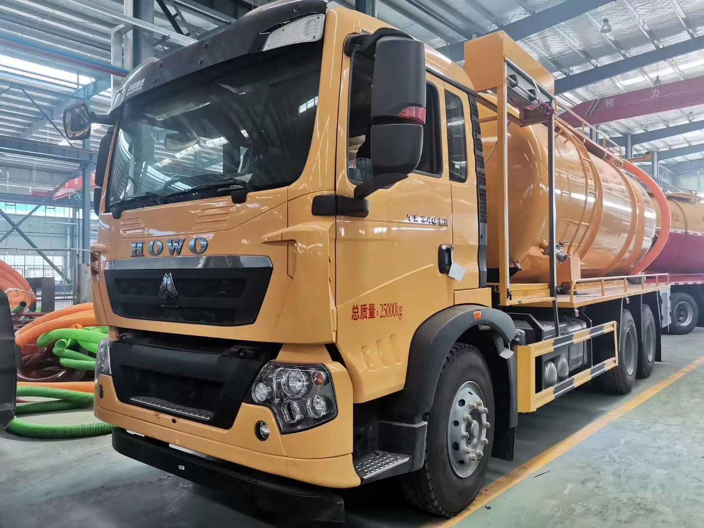 新品出征：重汽??沃豪??TX清洗吸污車，清洗吸污兩不誤