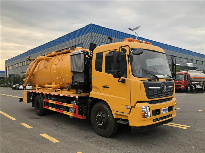 廠(chǎng)家探秘市政工程搶修車(chē)聯(lián)合疏通一車(chē)搞定