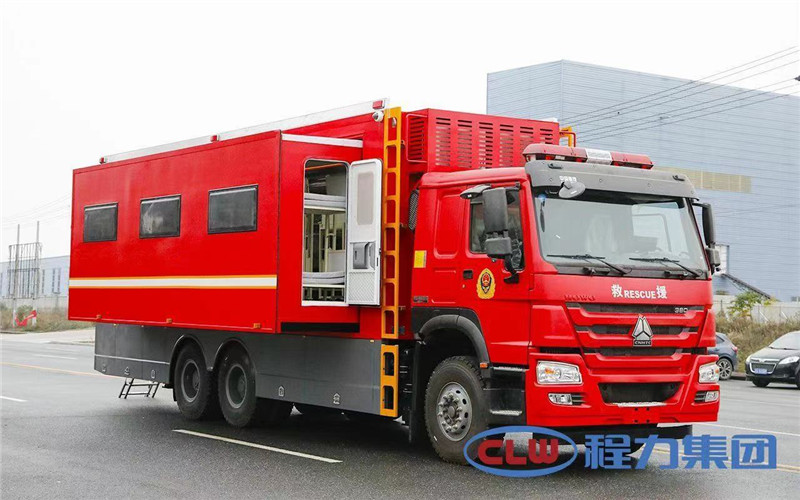 野外應(yīng)急救援多功能宿營(yíng)車馳援戰(zhàn)“疫”前線 讓?xiě)?zhàn)“疫”民警有個(gè)家