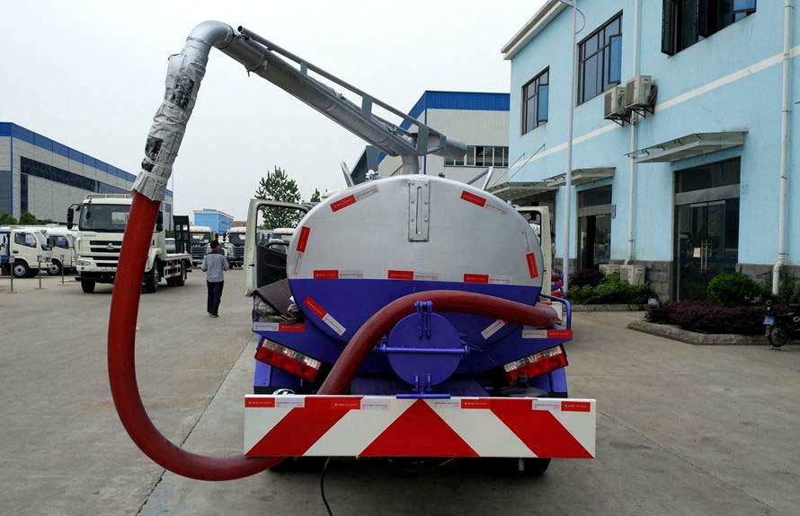 性價(jià)之王國(guó)六東風(fēng)福瑞卡吸糞車