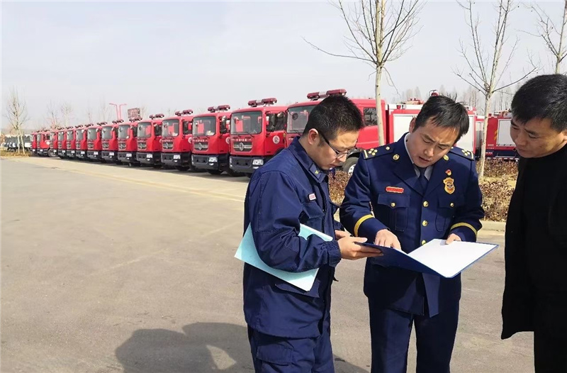 為提升滅火救援效率，使車(chē)輛在消防救援工作中成為強(qiáng)有力的“作戰(zhàn)工具”，亳州市應(yīng)急管理局采購(gòu)60輛水罐消防車(chē)