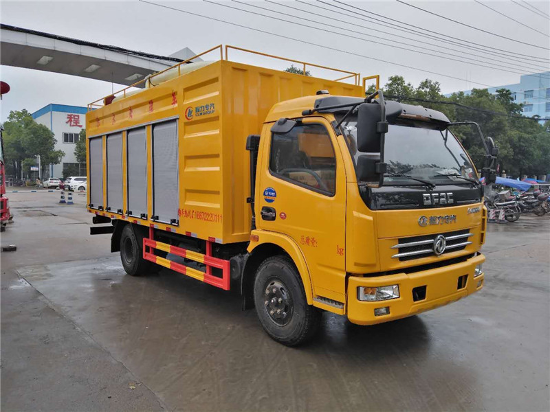 東風(fēng)小多利卡污水車可廣泛地應(yīng)用于工廠、小區(qū)或污水污物凈化處理