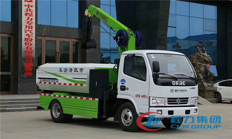 多利卡聯(lián)合清淤疏通車能挖取到12米深度窯井垃圾，清淤率達95%