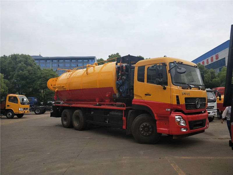 東風(fēng)國(guó)六大多利卡清洗吸污車吸污罐帶舉升，采用6mm優(yōu)質(zhì)碳鋼板