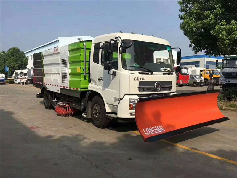 東風(fēng)多利卡掃路車無(wú)噪音，效率高風(fēng)量大，使用壽命長(zhǎng)