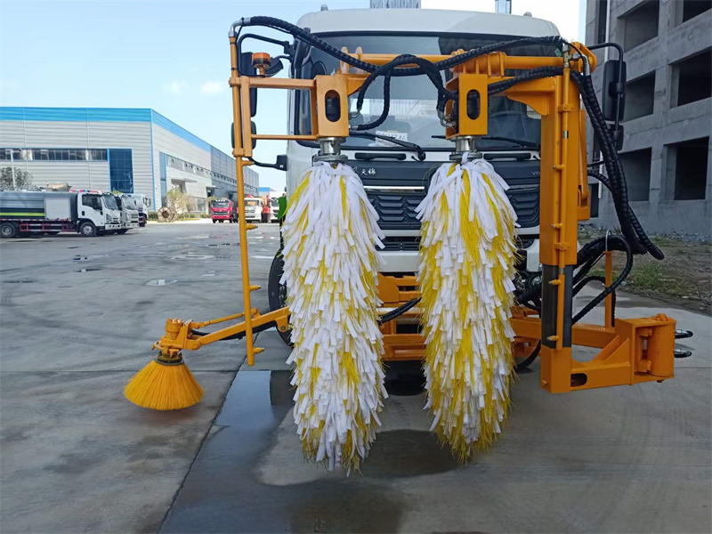 國(guó)六天錦城市護(hù)欄清洗車(chē)