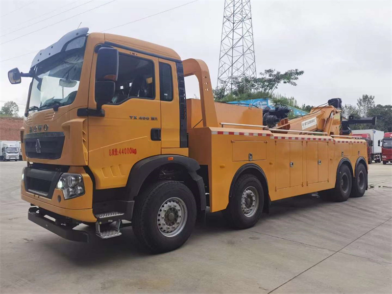 重汽前四后八拖吊連體清障車(chē)