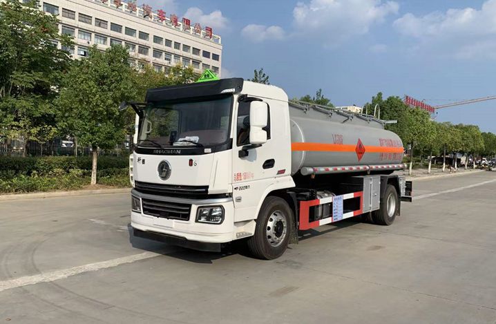 陜汽軒德10噸油罐車(chē)  