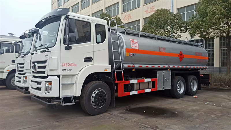 東風(fēng)錦程后雙橋21方油罐車(chē)