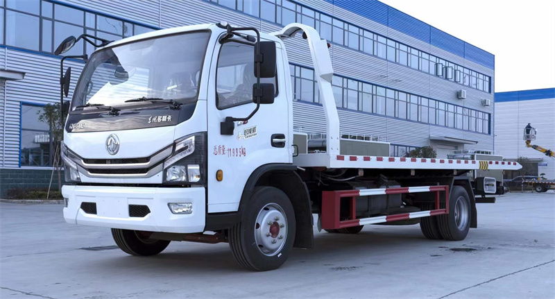 東風(fēng)多利卡D8黃牌一拖二清障車(chē)
