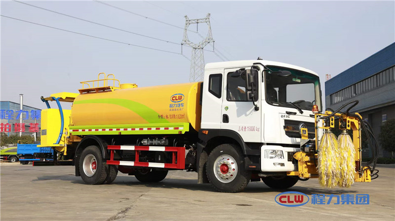 防撞車(chē)、護(hù)欄清洗車(chē)、灑水車(chē)三合一